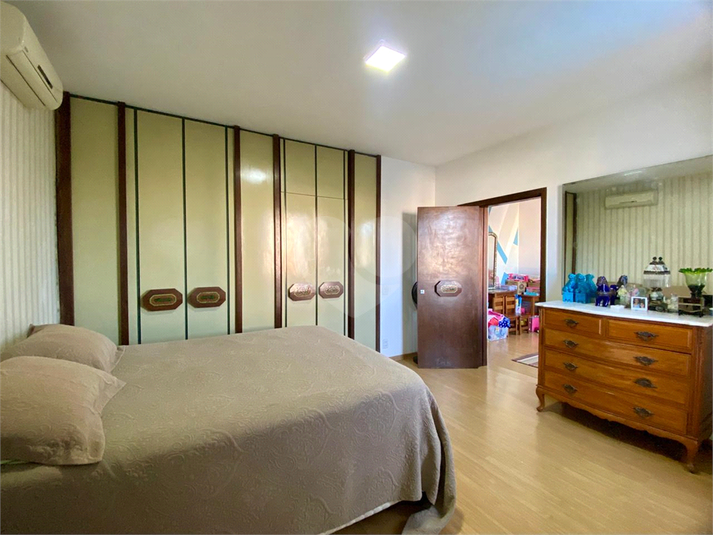 Foto REO1102743