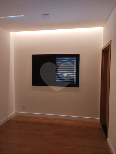 Foto REO1102764