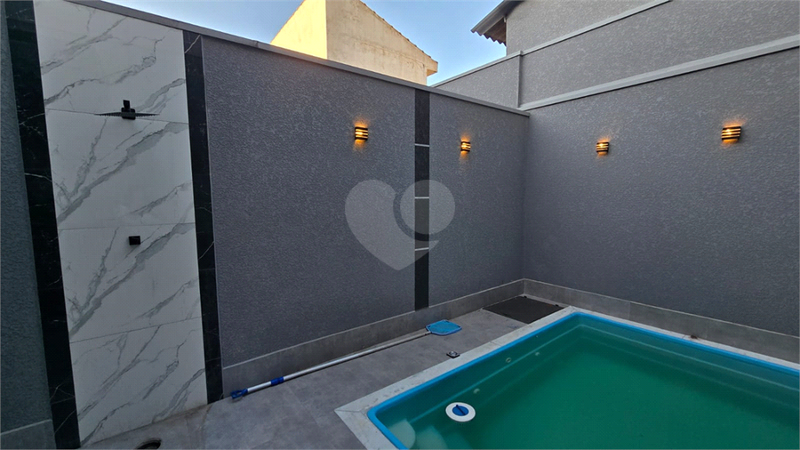 Foto REO1102784
