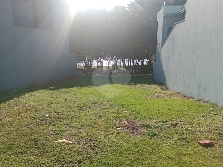 Foto REO1102838