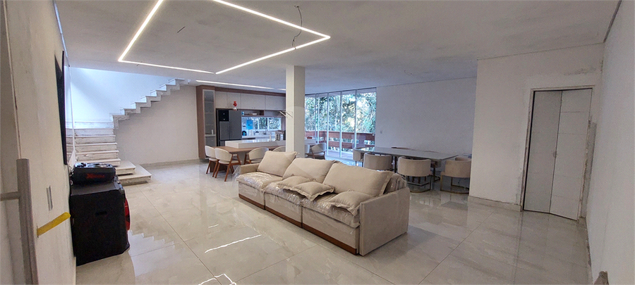 Foto REO1102844