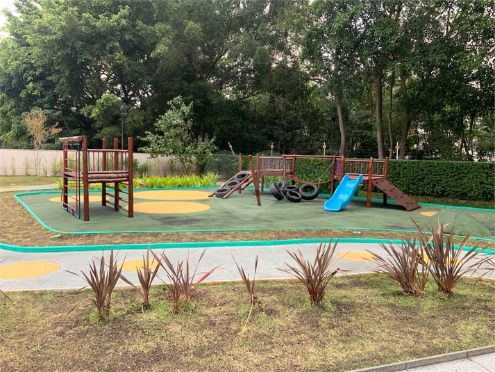 Foto REO1102945