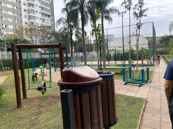 Foto REO1102945