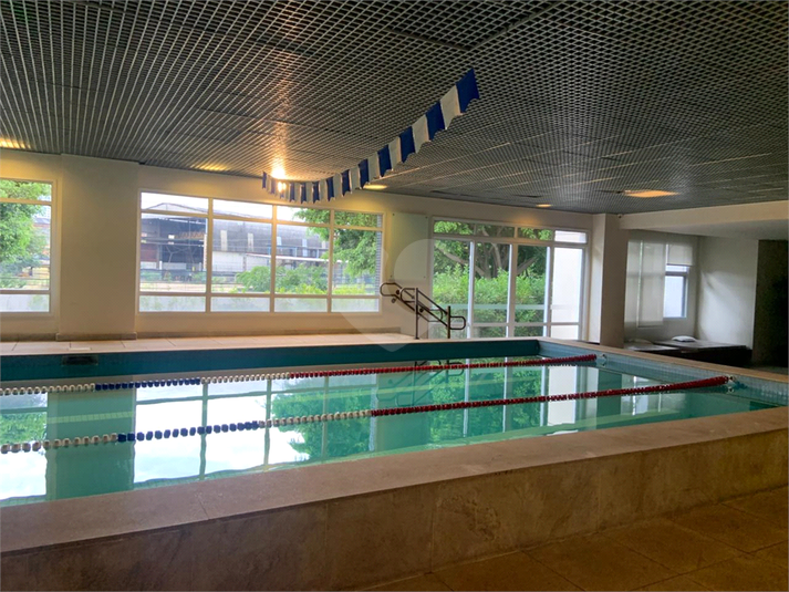 Foto REO1102945
