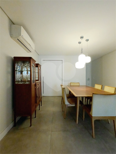 Foto REO1102947