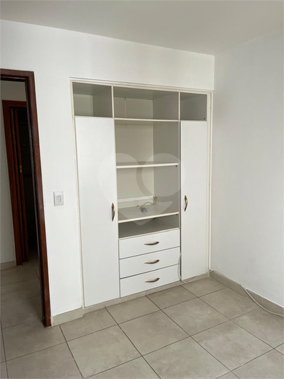 Foto REO1102959