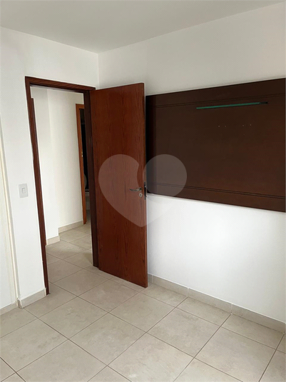 Foto REO1102959