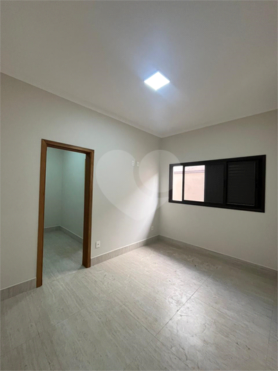 Quarto 3 com "closet e suíte".