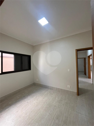 Quarto 3 com "closet e suíte".