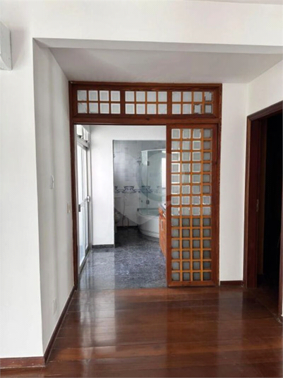 Foto REO1103055
