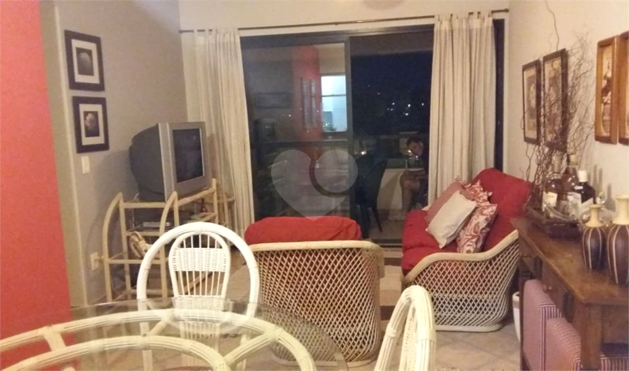 Foto REO1103079