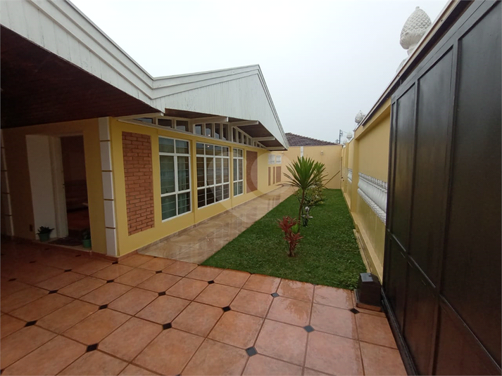 Foto REO1103136