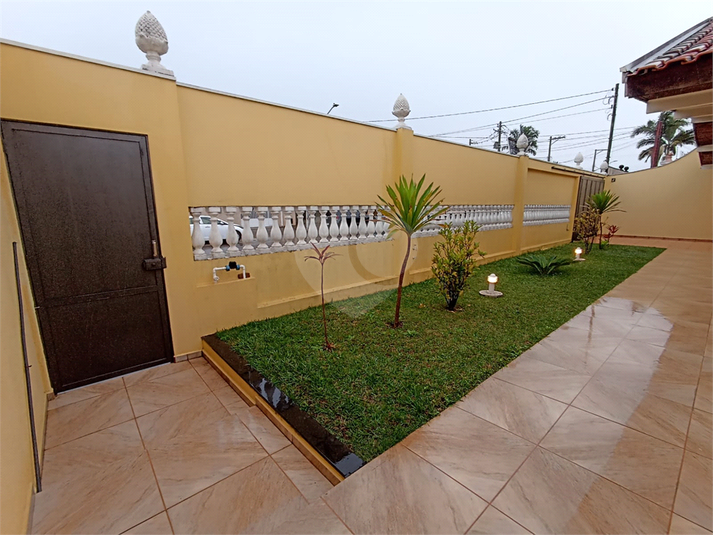 Foto REO1103136