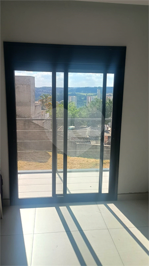 Foto REO1103154