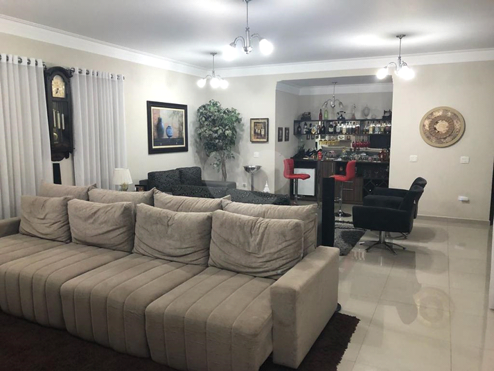 Foto REO1103191