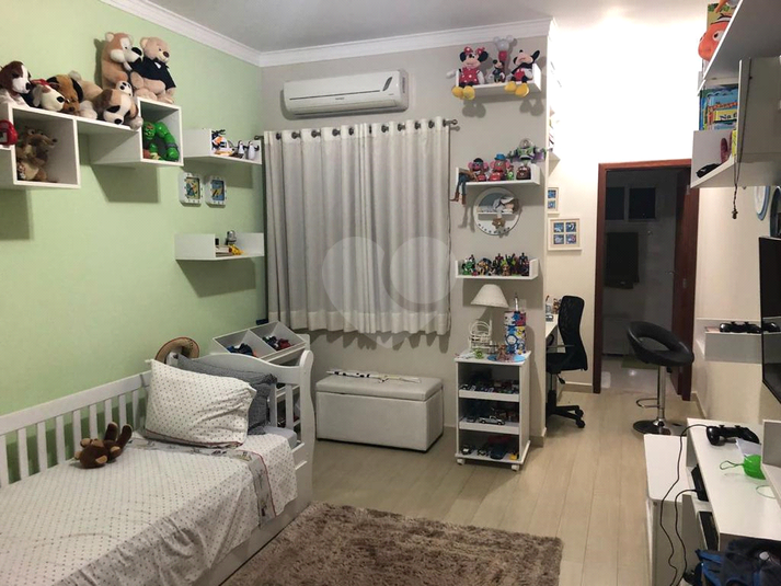 Foto REO1103191