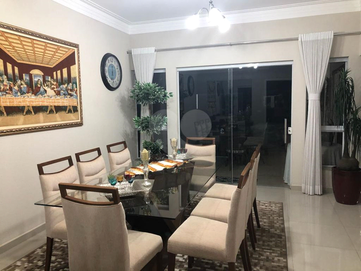 Foto REO1103191