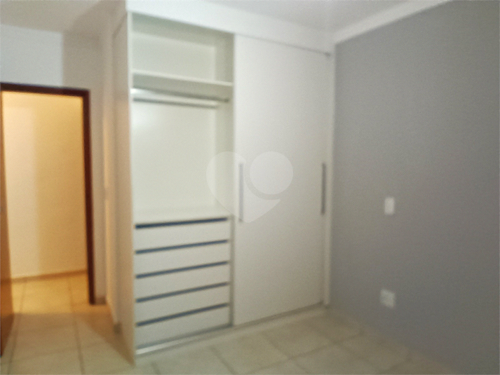 Foto REO1103199