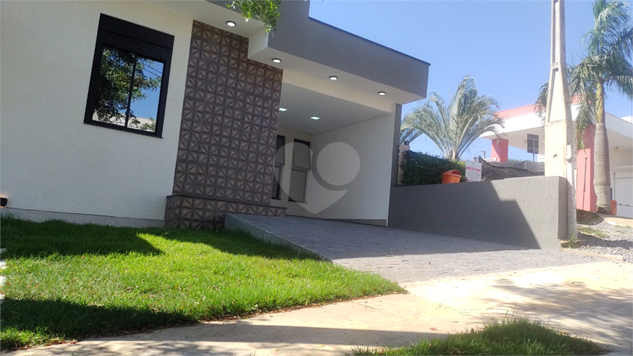 Foto REO1103214