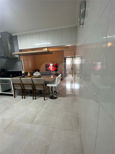 Foto REO1103220