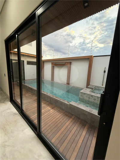 Foto REO1103244