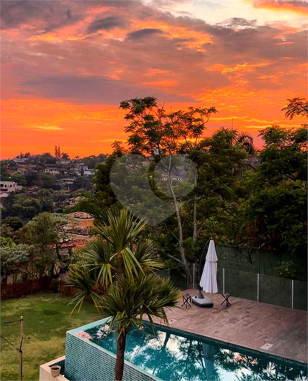 Foto REO1103255
