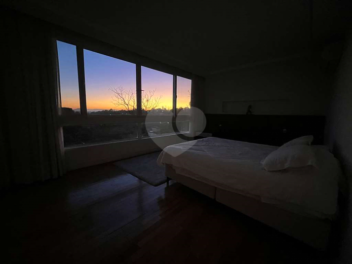 Foto REO1103255
