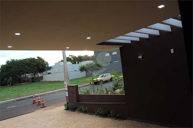 Foto REO1103312