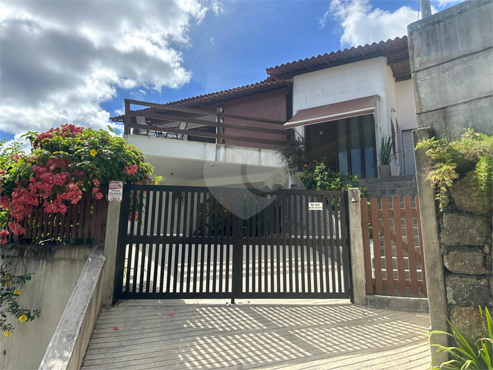Foto REO1103324