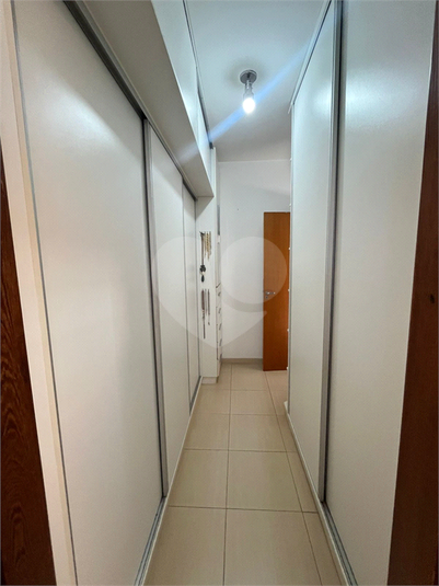 Foto REO1103333