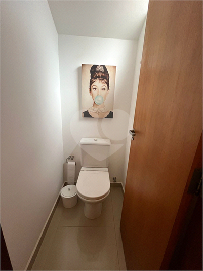 Foto REO1103333