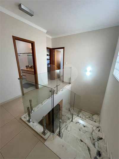 Foto REO1103333