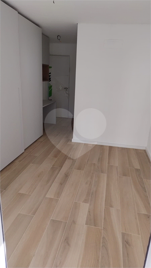 Foto REO1103334