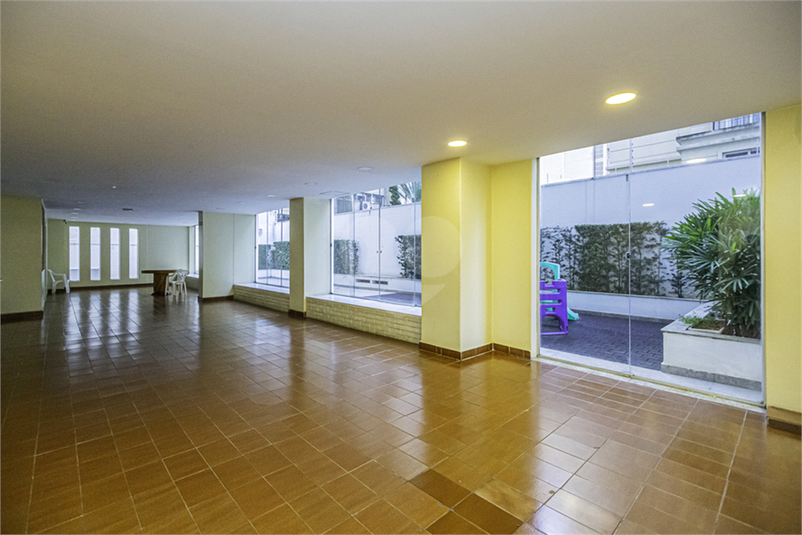 Foto REO1103335