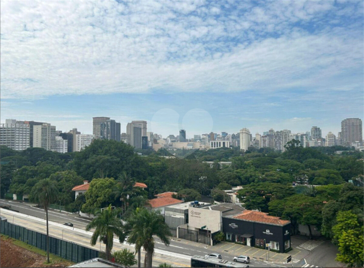 Foto REO1103378