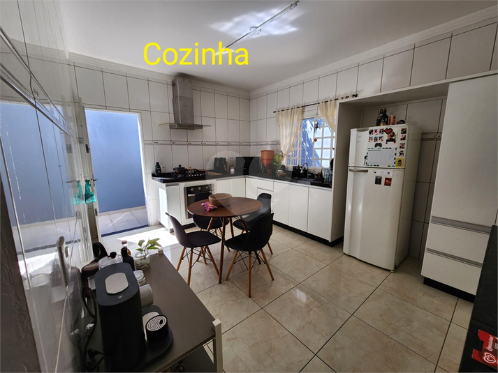 Foto REO1103379