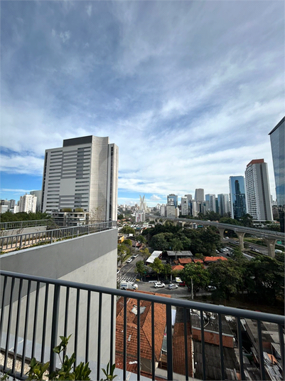Foto REO1103381