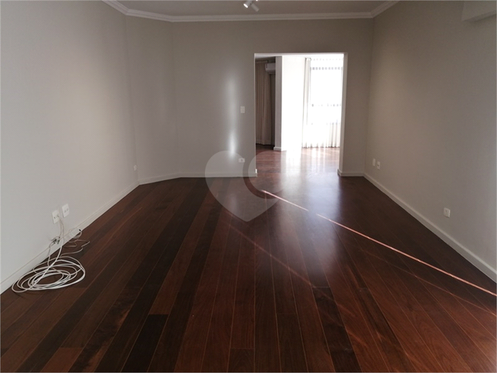 Foto REO1103387