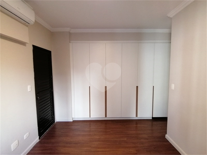 Foto REO1103387