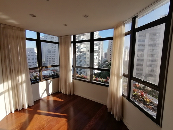 Foto REO1103387