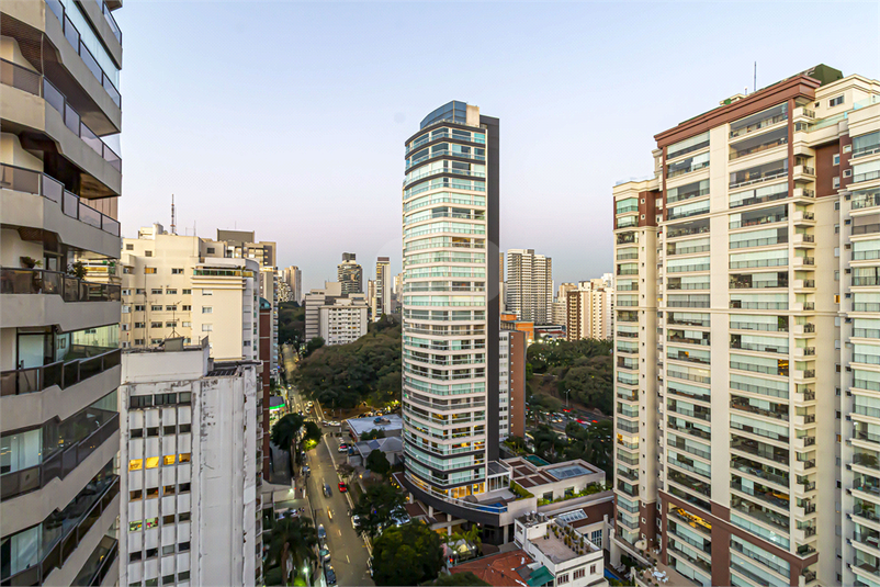 Foto REO1103464