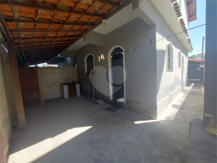 Foto REO1103502