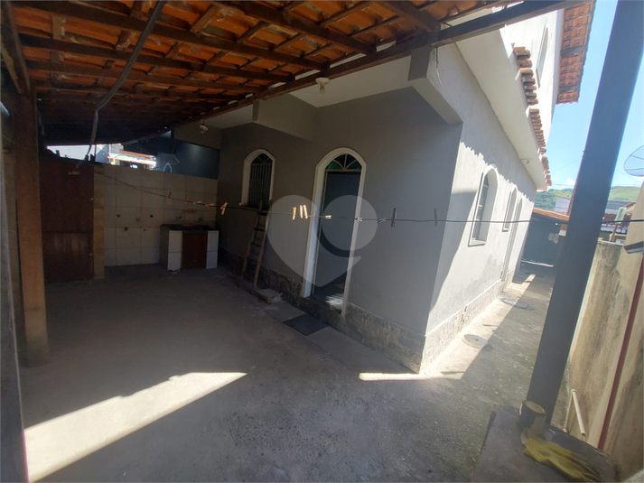 Foto REO1103502