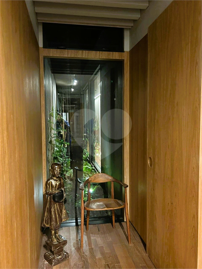 Foto REO1103533
