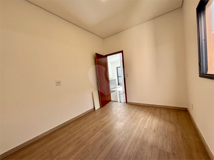 Foto REO1103569