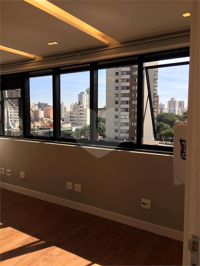 Foto REO1103593