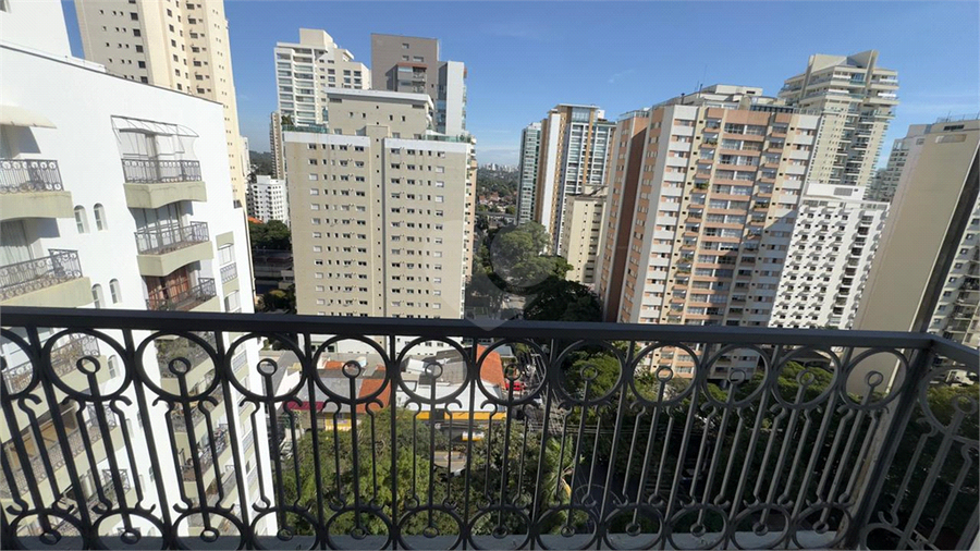 Foto REO1103795