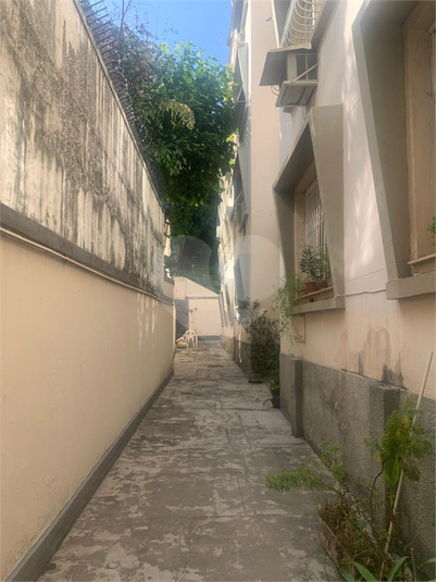 Foto REO1103802