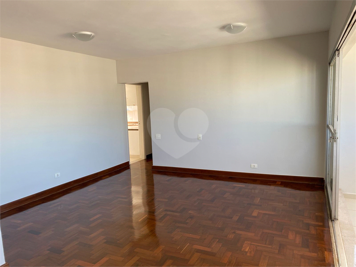 Foto REO1103820