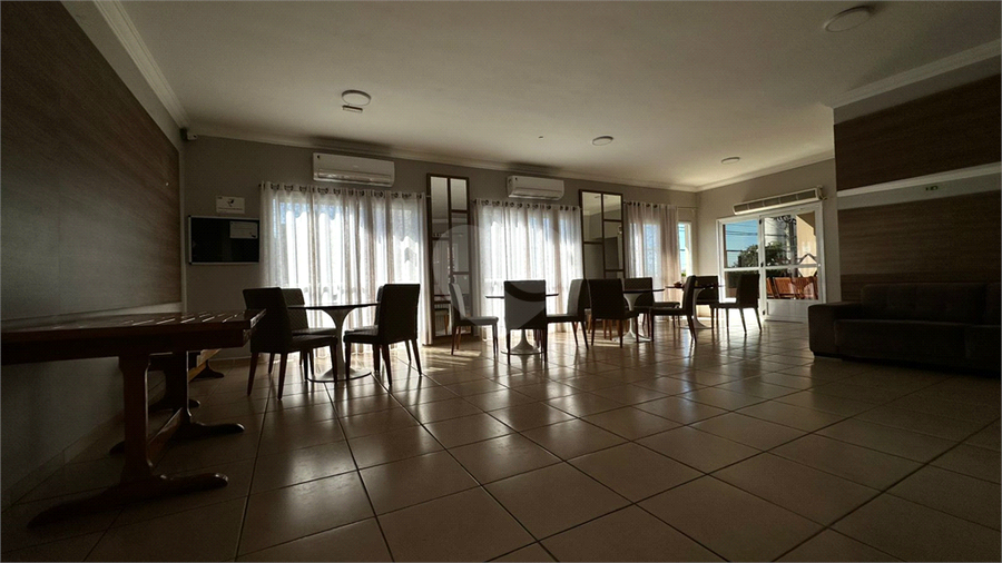 Foto REO1103821